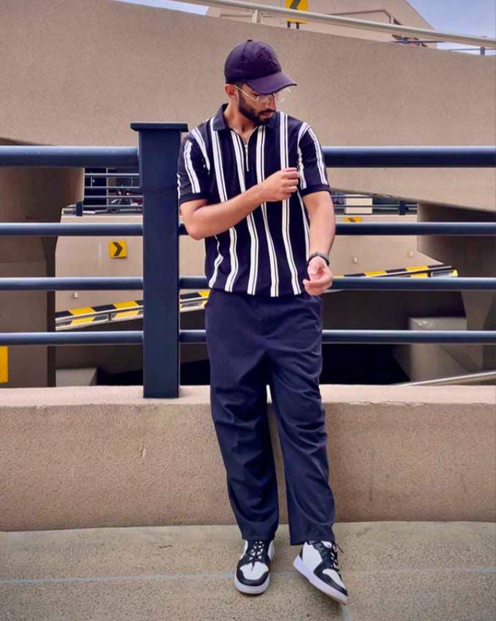 Vertical Dual Stripe Printed Drop-Shoulder Texture T-Shirt