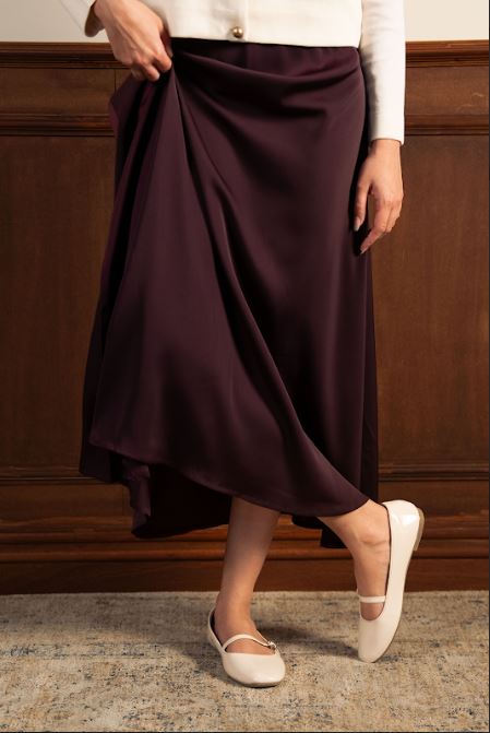 Textured Satin Skirt - Burgundi